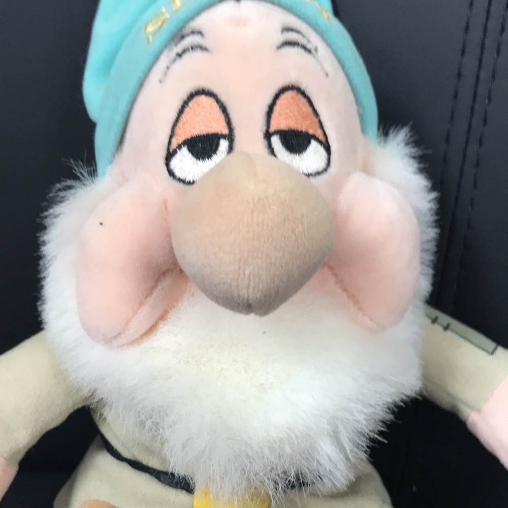 Disney Snow White Sleepy dwarf stuffy - Picture 3 of 6